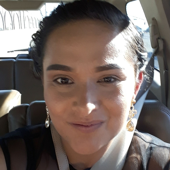 Meet your Posher, Jessica - Picture 1 of 1